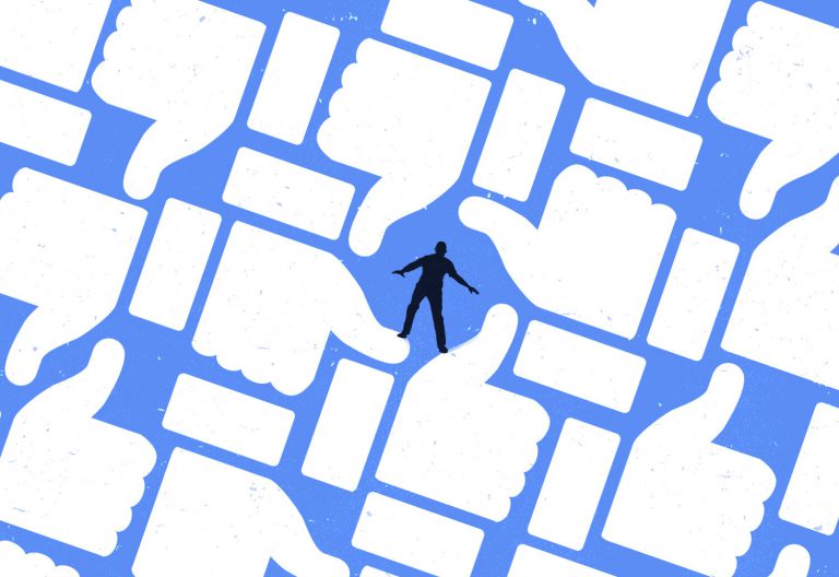 بیش از یک دهه است که رسانه‌های بزرگ جهان حضور شخصی روزنامه‌نگاران در شبکه‌های اجتماعی را مقید به آداب و قواعدی کرده‌اند که برگرفته از اصول اولیه روزنامه‌نگاری است.